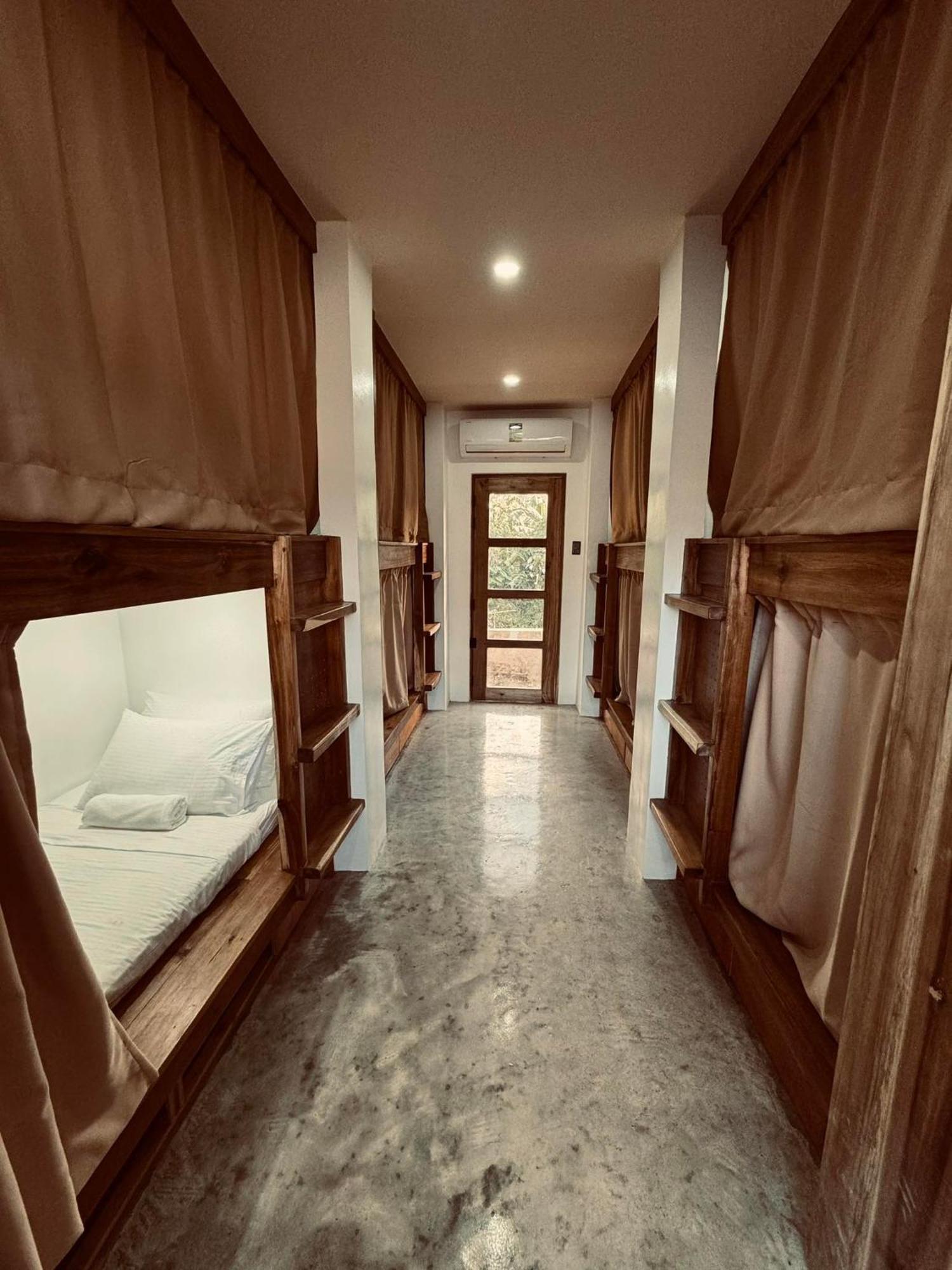 Casavia Siargao Hostel Catangnan Exterior photo