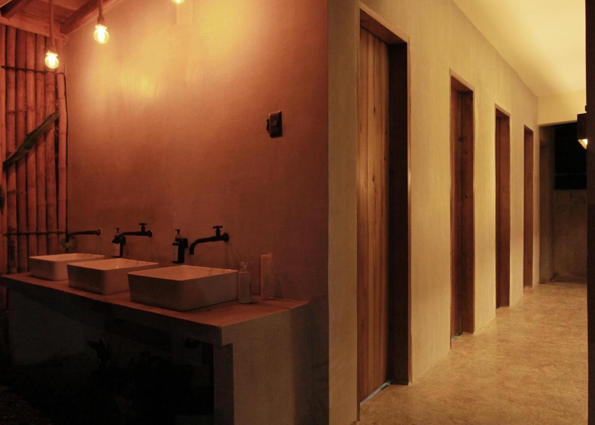Casavia Siargao Hostel Catangnan Exterior photo